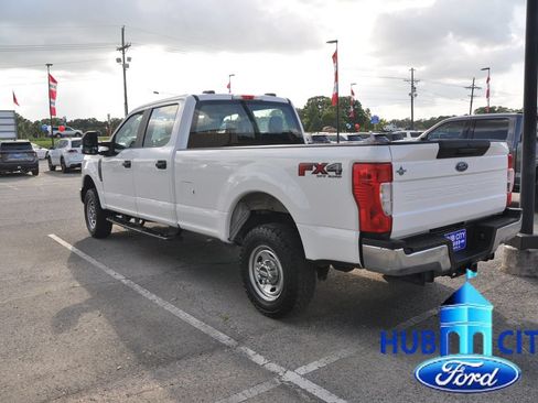 Used 2022 Ford F250 XL w/ Power Equipment Group AWD/4WD image 3