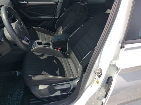 Certified 2024 Volkswagen Jetta Sport FWD image 19