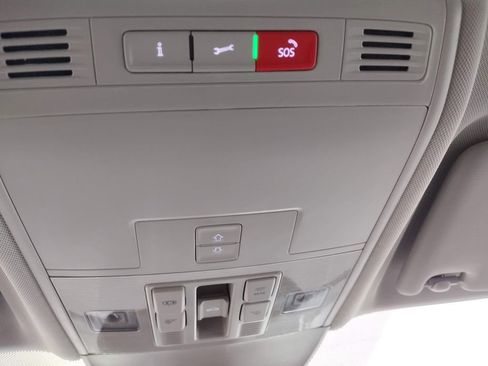 New 2025 Volkswagen Taos SEL image 29