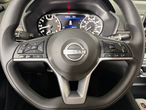 Used 2025 Nissan Altima 2.5 SV FWD image 9