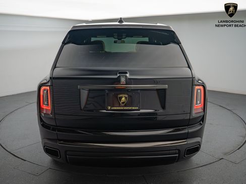 Used 2022 Rolls-Royce Cullinan Black Badge w/ Dark Exterior Package image 16