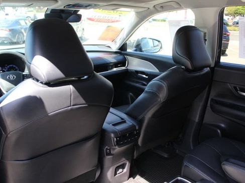 Certified 2025 Toyota Grand Highlander FWD image 30