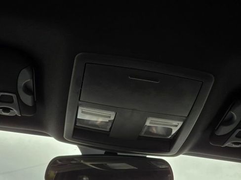 Used 2010 Dodge Challenger SE image 24