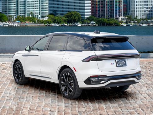 Used 2024 Lincoln Nautilus Reserve image 7