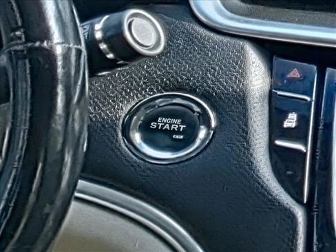 Used 2018 Cadillac XTS Luxury FWD image 16