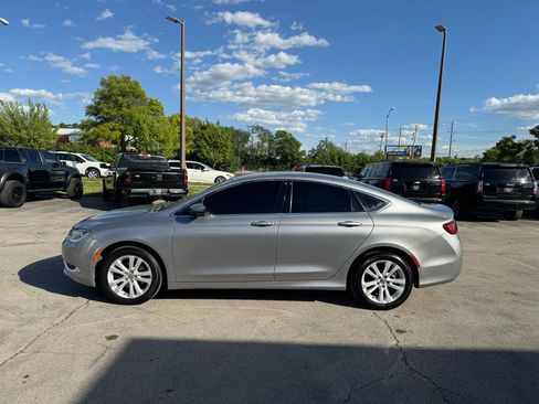 Used 2016 Chrysler 200 Limited w/ Convenience Group FWD image 6