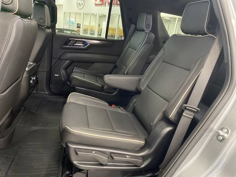 Certified 2025 GMC Yukon Elevation w/ LPO, Yukon Black Package AWD/4WD image 18