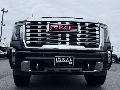 New 2025 GMC Sierra 2500 Denali w/ Denali Reserve Package image 3