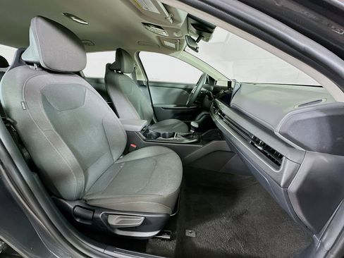 Used 2025 Kia K4 LXS image 30