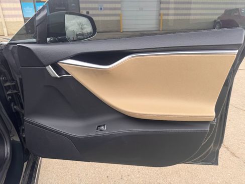 Used 2013 Tesla Model S image 12
