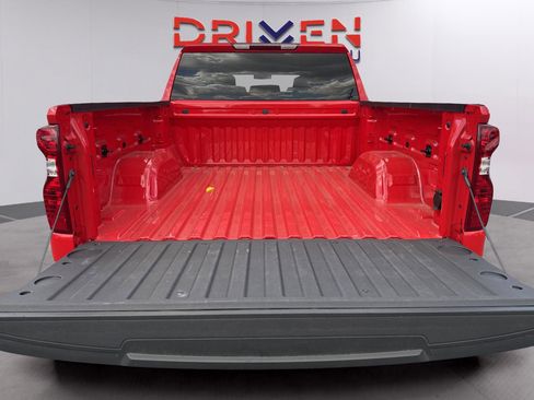 Used 2025 Chevrolet Silverado 1500 Custom image 34