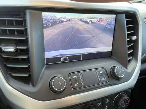 Used 2021 GMC Acadia SLE w/ Driver Convenience Package image 11