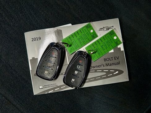 Used 2019 Chevrolet Bolt Premier w/ Infotainment Package image 24