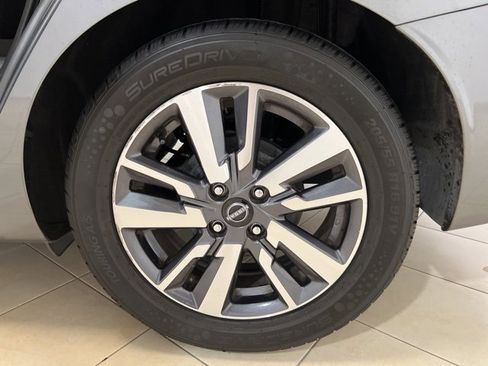 Used 2023 Nissan Versa SV image 16