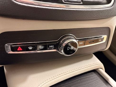 Used 2020 Volvo XC90 T5 Momentum image 19
