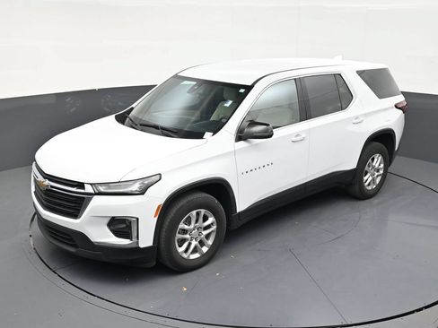 Used 2023 Chevrolet Traverse LS FWD image 11