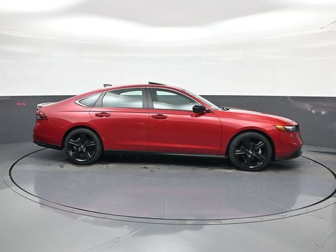 Used 2023 Honda Accord Sport image 11