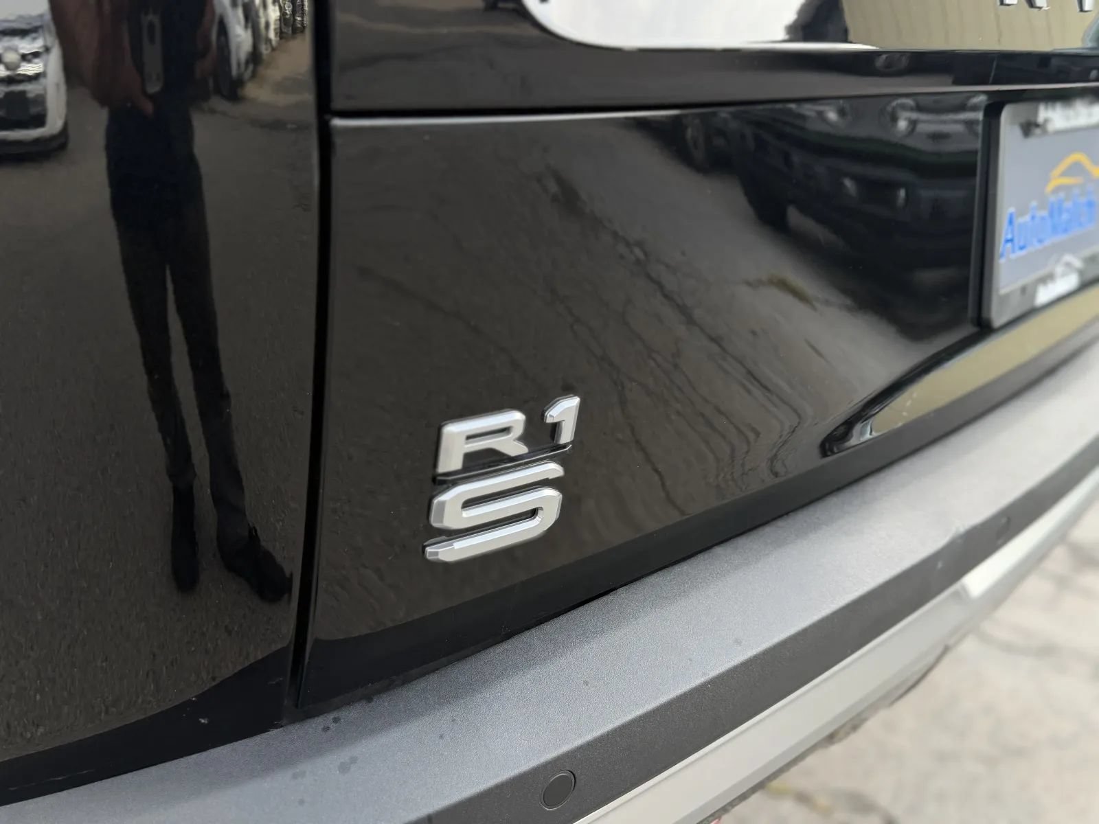 Used 2025 Rivian R1S Adventure Dual AWD/4WD image 47