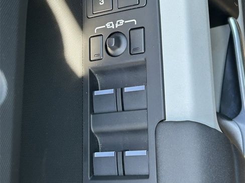 Used 2024 Land Rover Defender 110 S image 23