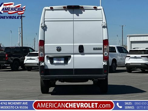 Used 2025 RAM ProMaster 2500 w/ Convenience Group FWD image 5