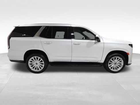 Used 2023 Cadillac Escalade Luxury AWD/4WD image 4