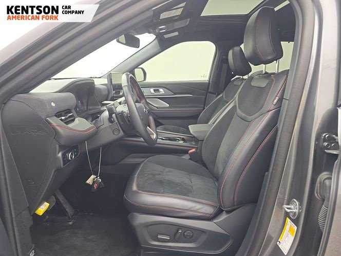 Used 2025 Ford Explorer ST AWD/4WD image 5