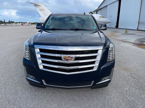Used 2020 Cadillac Escalade Luxury RWD image 9