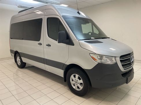 Used 2024 Mercedes-Benz Sprinter 2500 image 23