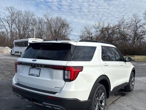New 2026 Ford Explorer Active w/ Active Comfort Package image 6