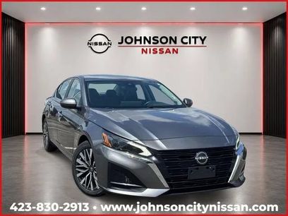 Used 2023 Nissan Altima 2.5 SV w/ SV Premium Package