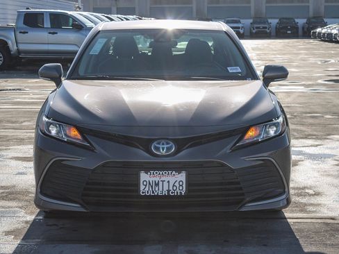 Used 2021 Toyota Camry LE image 2