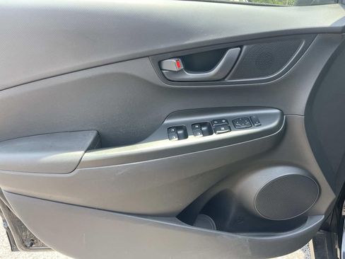 Used 2021 Hyundai Kona SE FWD image 24