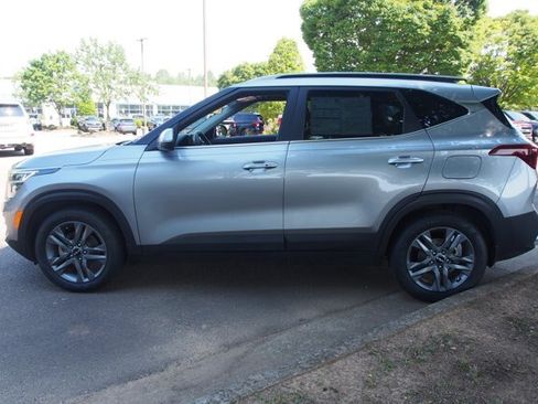 Used 2023 Kia Seltos S FWD image 4