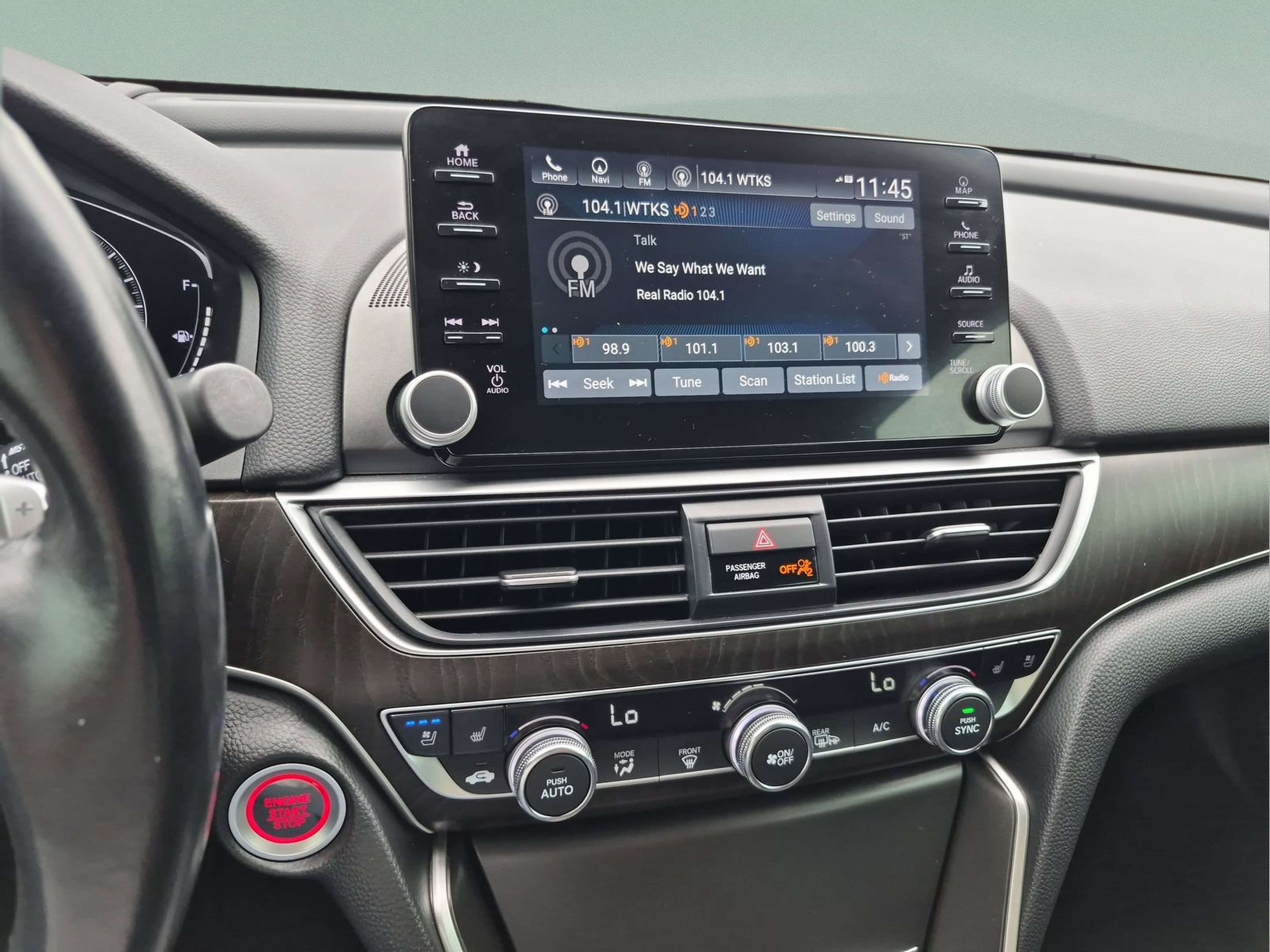 Used 2021 Honda Accord Touring image 12
