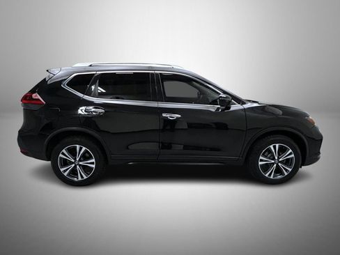 Used 2019 Nissan Rogue SV w/ Sun & Sound Touring Package AWD/4WD image 4