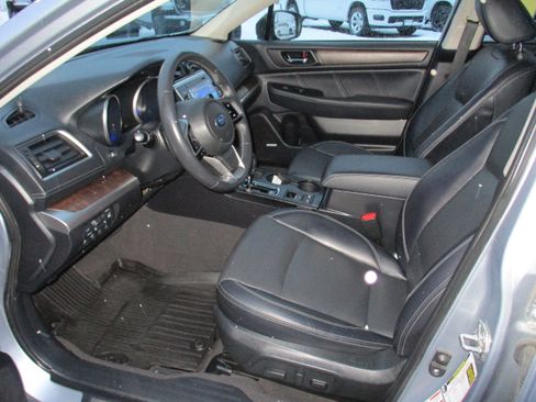 Used 2018 Subaru Outback 2.5i Limited image 11