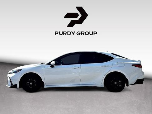 Used 2025 Toyota Camry SE w/ Convenience Package FWD image 5