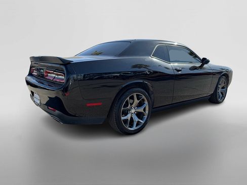 Used 2016 Dodge Challenger SXT w/ Driver Convenience Group image 5