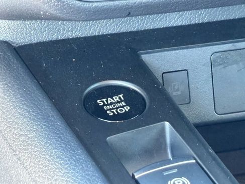 Certified 2025 Nissan Kicks SV image 26