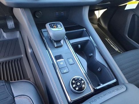 New 2025 Nissan Pathfinder Rock Creek image 8