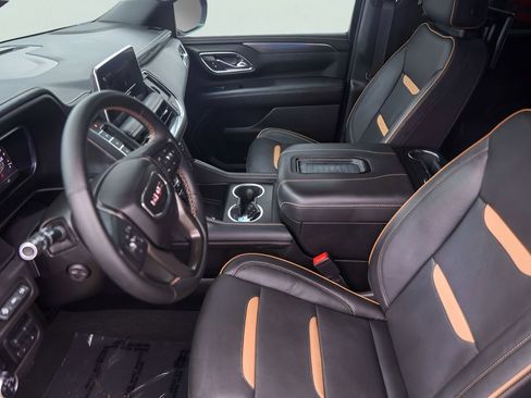 Used 2023 GMC Yukon XL AT4 w/ AT4 Premium Plus Package AWD/4WD image 12