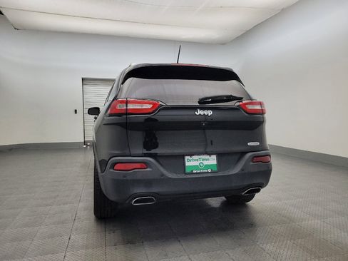 Used 2018 Jeep Cherokee Latitude w/ Safety Group image 6