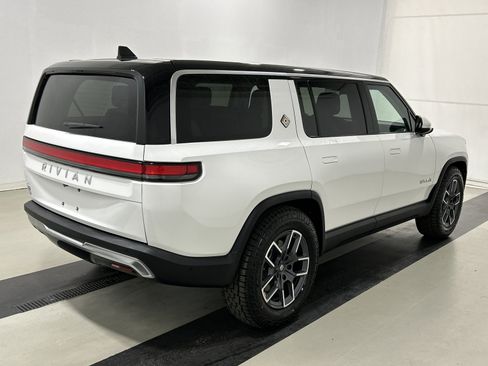 Used 2024 Rivian R1S Adventure AWD/4WD image 5