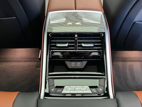 Used 2026 BMW 840i xDrive AWD/4WD image 9