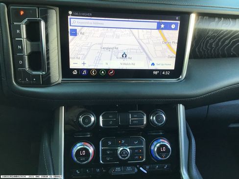 Used 2021 GMC Yukon XL Denali w/ Advanced Technology Package AWD/4WD image 9