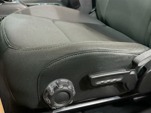 Used 2021 Jeep Wrangler Sport image 19
