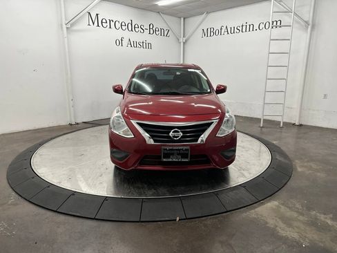 Used 2015 Nissan Versa SV FWD image 2