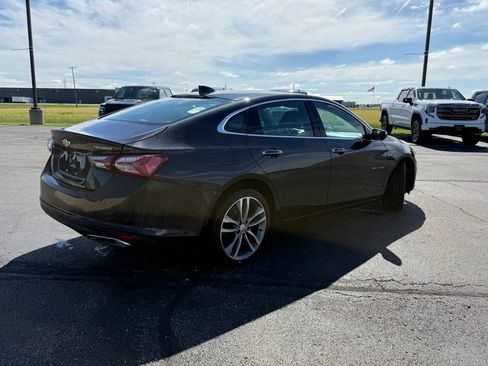 Used 2022 Chevrolet Malibu Premier FWD image 2
