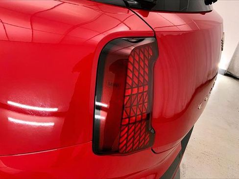 Certified 2025 MINI Cooper Countryman S w/ Comfort Package Max image 28