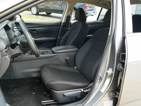 Used 2025 Nissan Sentra S FWD image 7